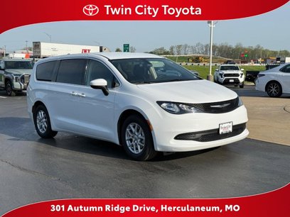 Used 2022 Chrysler Voyager LX