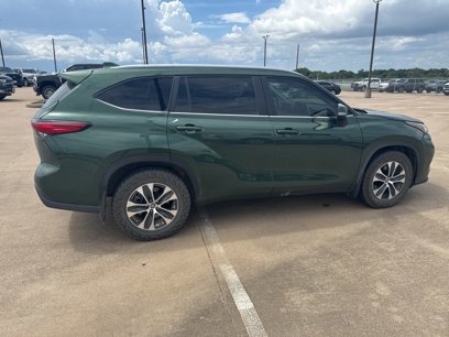 Used 2023 Toyota Highlander XLE