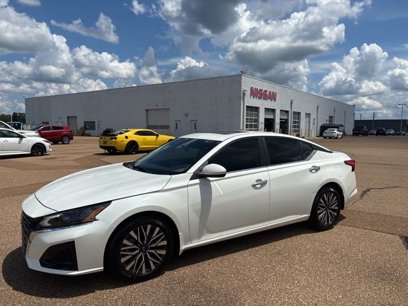 Used 2024 Nissan Altima 2.5 SV w/ SV Premium Package