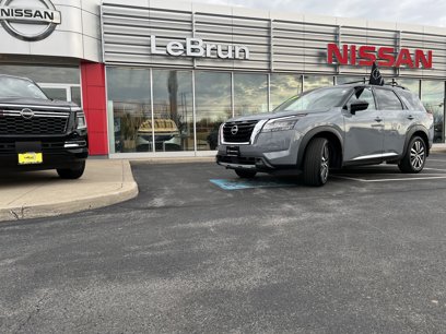 Used 2022 Nissan Pathfinder Platinum w/ Cargo Package
