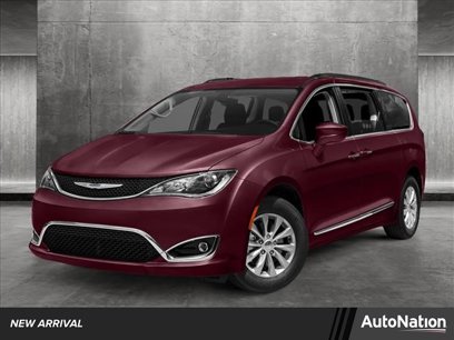 Used 2017 Chrysler Pacifica Touring-L w/ Tire & Wheel Group