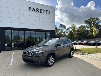 Used 2018 Jeep Cherokee Latitude Plus w/ Comfort/Convenience Group
