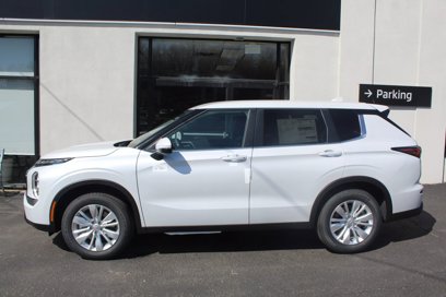 New 2025 Mitsubishi Outlander ES