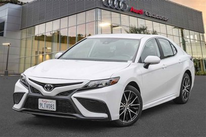 Used 2024 Toyota Camry SE