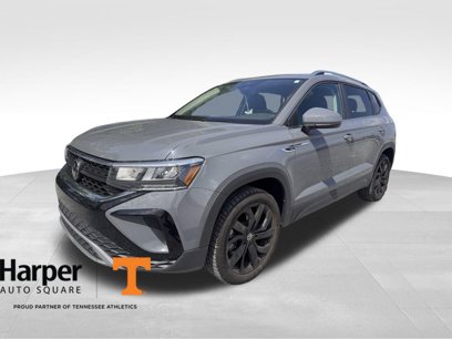 Used 2023 Volkswagen Taos SE w/ Panoramic Sunroof Package