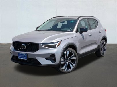 New 2026 Volvo XC40 B5 Ultra w/ Climate Package