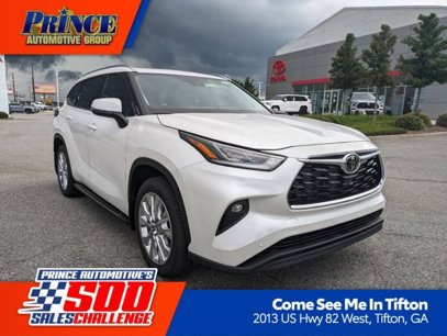 New 2024 Toyota Highlander LE