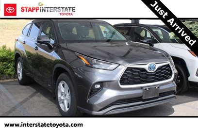 Used 2024 Toyota Highlander LE