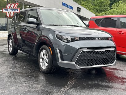 New 2025 Kia Soul LX
