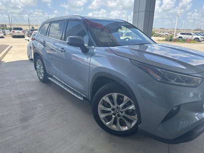 Certified 2022 Toyota Highlander Limited