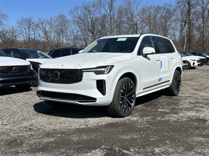 New 2025 Volvo XC90 B5 Ultra