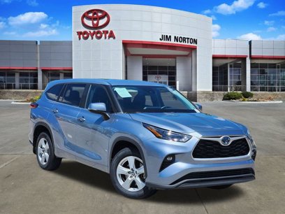 Used 2023 Toyota Highlander LE
