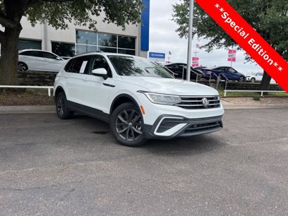 Used 2022 Volkswagen Tiguan SE w/ Panoramic Sunroof Package
