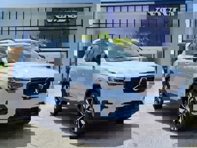 New 2025 Volvo XC40 B5 Ultra