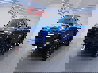 New 2025 Nissan Frontier PRO-4X w/ Pro Convenience Package