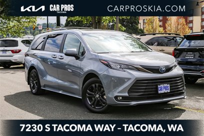 Used 2024 Toyota Sienna XLE Woodland Edition