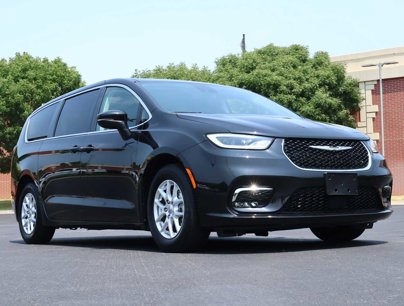 Used 2023 Chrysler Pacifica Touring-L