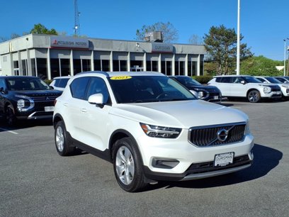 Used 2021 Volvo XC40 T5 Momentum