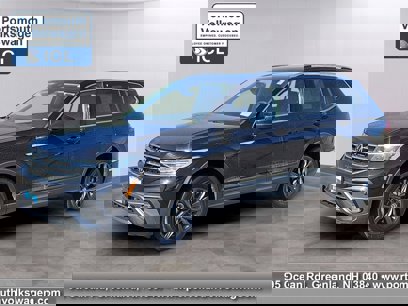 Used 2022 Volkswagen Tiguan SE w/ Panoramic Sunroof Package