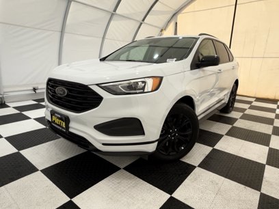 New 2024 Ford Edge SE w/ Black Appearance Package