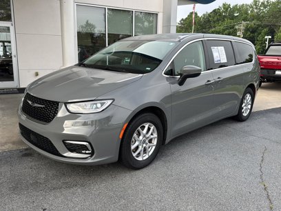 Used 2023 Chrysler Pacifica Touring-L