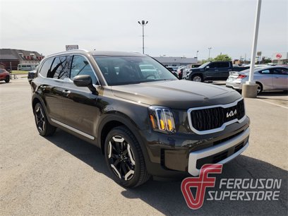 New 2025 Kia Telluride EX w/ EX Captain's Chair Package