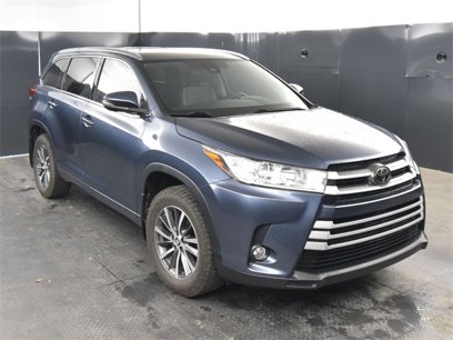 Used 2017 Toyota Highlander SE