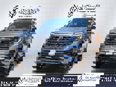 New 2025 Volkswagen Atlas Cross Sport SEL R-Line
