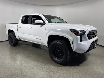 New 2025 Toyota Tacoma SR5