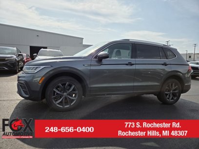 Used 2022 Volkswagen Tiguan SE w/ Panoramic Sunroof Package