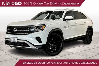 Used 2023 Volkswagen Atlas Cross Sport SE w/ Black Wheel Package