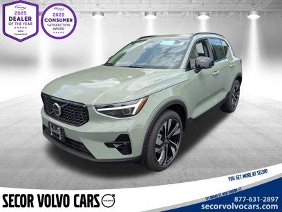 New 2025 Volvo XC40 B5 Plus w/ Protection Package Premier