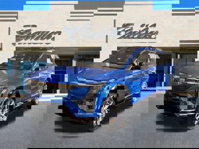 New 2025 Cadillac Optiq Luxury 1
