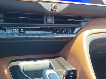 New 2025 Toyota Crown Signia