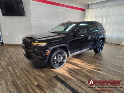 New 2025 Jeep Grand Cherokee Altitude w/ Trailer Tow Package