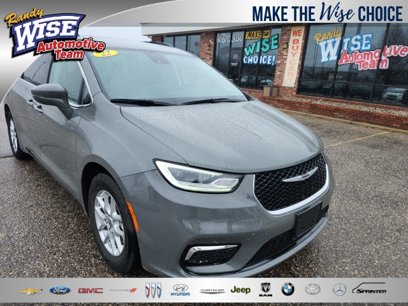 Used 2022 Chrysler Pacifica Touring-L
