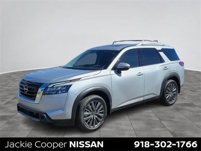 New 2025 Nissan Pathfinder SL w/ SL Premium Package