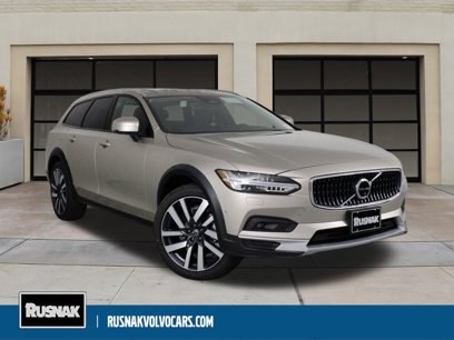 New 2025 Volvo V90 B6 Cross Country Ultra w/ Protection Package Premier