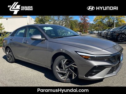 New 2025 Hyundai Elantra SEL