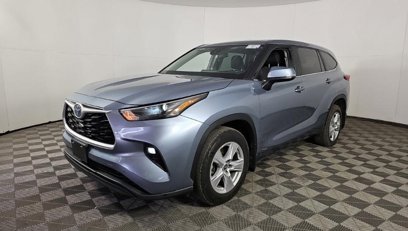 Used 2023 Toyota Highlander LE