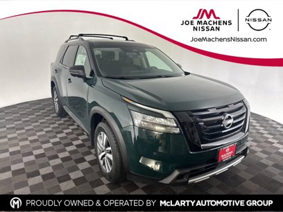 New 2025 Nissan Pathfinder SL w/ Black Appearance Package