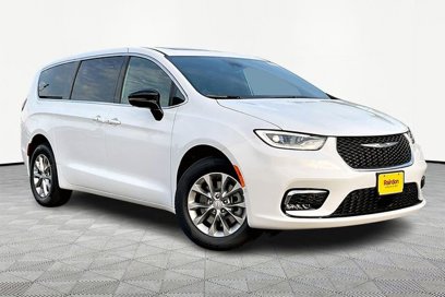 New 2026 Chrysler Pacifica Select