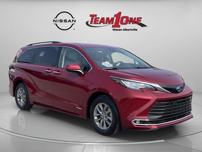 Used 2021 Toyota Sienna XLE