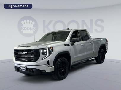 Used 2022 GMC Sierra 1500 Elevation w/ LPO, Elevation Black Package