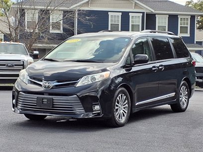 Used 2018 Toyota Sienna XLE Premium