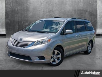 Used 2017 Toyota Sienna LE