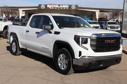 New 2025 GMC Sierra 1500 Pro w/ Trailering Package