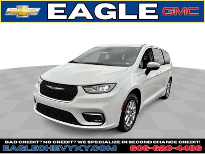 Used 2023 Chrysler Pacifica Touring-L