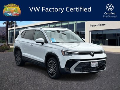 Certified 2025 Volkswagen Taos SE w/ Panoramic Sunroof Package