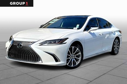 Used 2019 Lexus ES 350 w/ Luxury Package